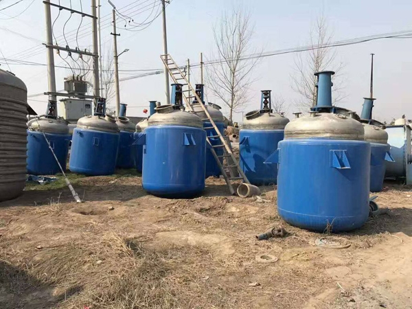 二手反應釜根據應用的不同有很多分類